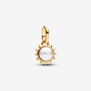Pandora ME Treated Freshwater Cultured Pearl Sun Mini Dangle Charm Oro | 74WHMNSLT